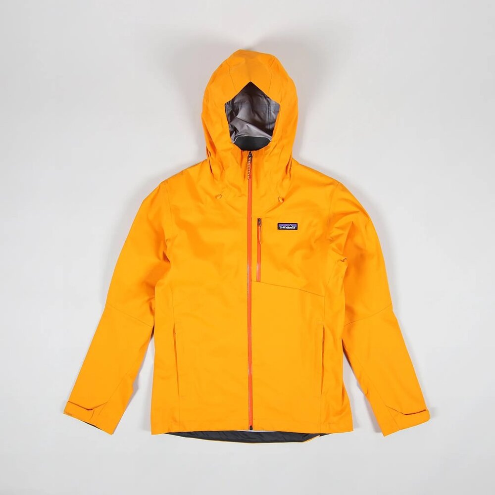 Patagonia Men's Rainshadow Jacket in Mango. Size M